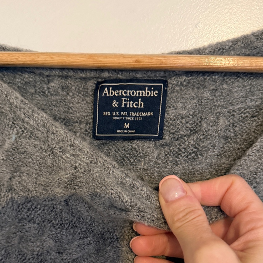 Abercrombie & Fitch Heather Gray Knit